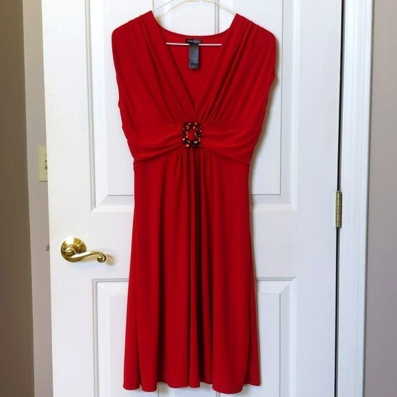 Bisou Bisou Michele Bohbot red plunge v-neck neckline cap sleeve - size 4 - Picture 2 of 7